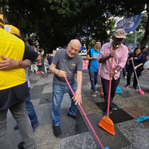 SEAERJ participa de ato em apoio à faxina geral do Estado do Rio
